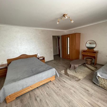 Hotel У Оксани à Solochyn Extérieur photo